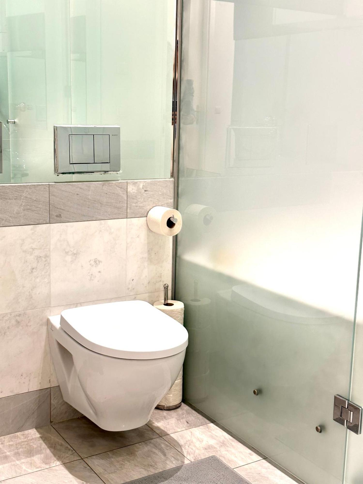 Sisi Apartment 103 M2 Vienna Luaran gambar